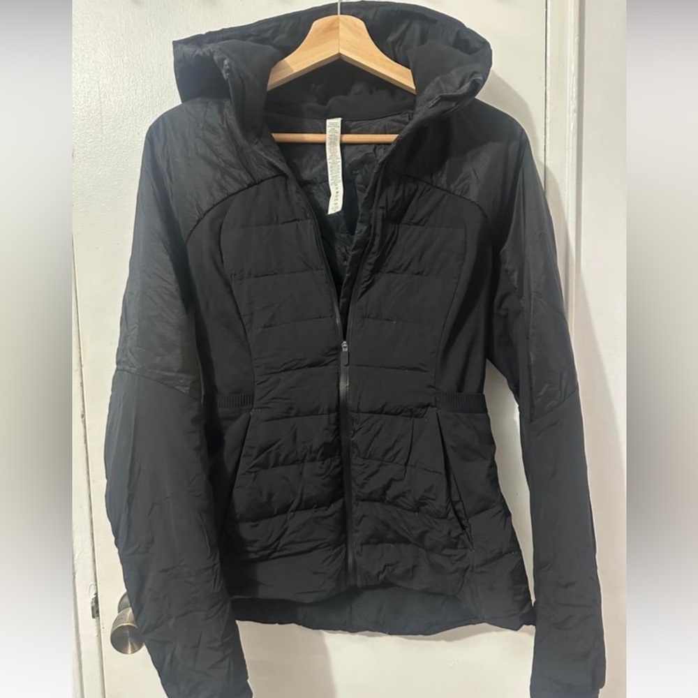 Lululemon Women's down for it all Black Hooded Puffer Jacket